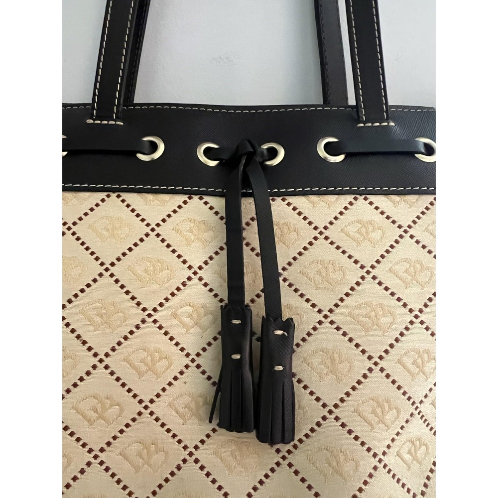 Dooney & Bourke Tote Bag Womens Medium Beige Logo Jacquard Leather Tassel - Picture 4 of 12